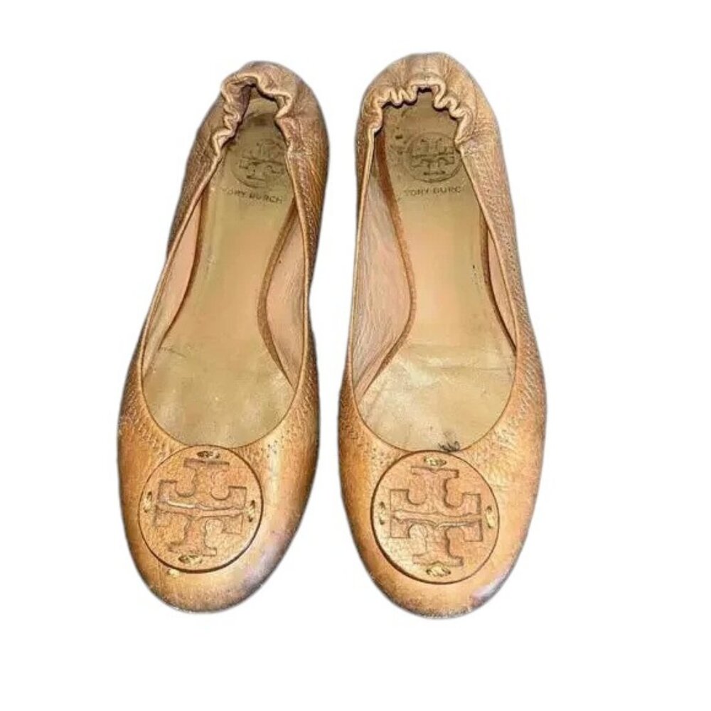 TORY BURCH Reva Ballet Flats w Signature Medallion Tan Pebbled Leather US 8M